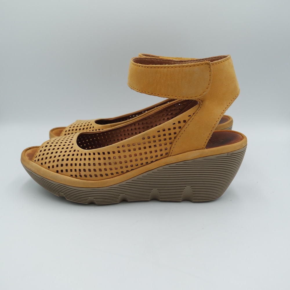 Clarks Artisan Women's Yellow Nubuck Perforated Wedge Sandals Ankle Strap Size 8